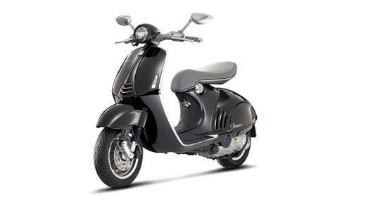 Front-three-quarter-of-the-Vespa-946