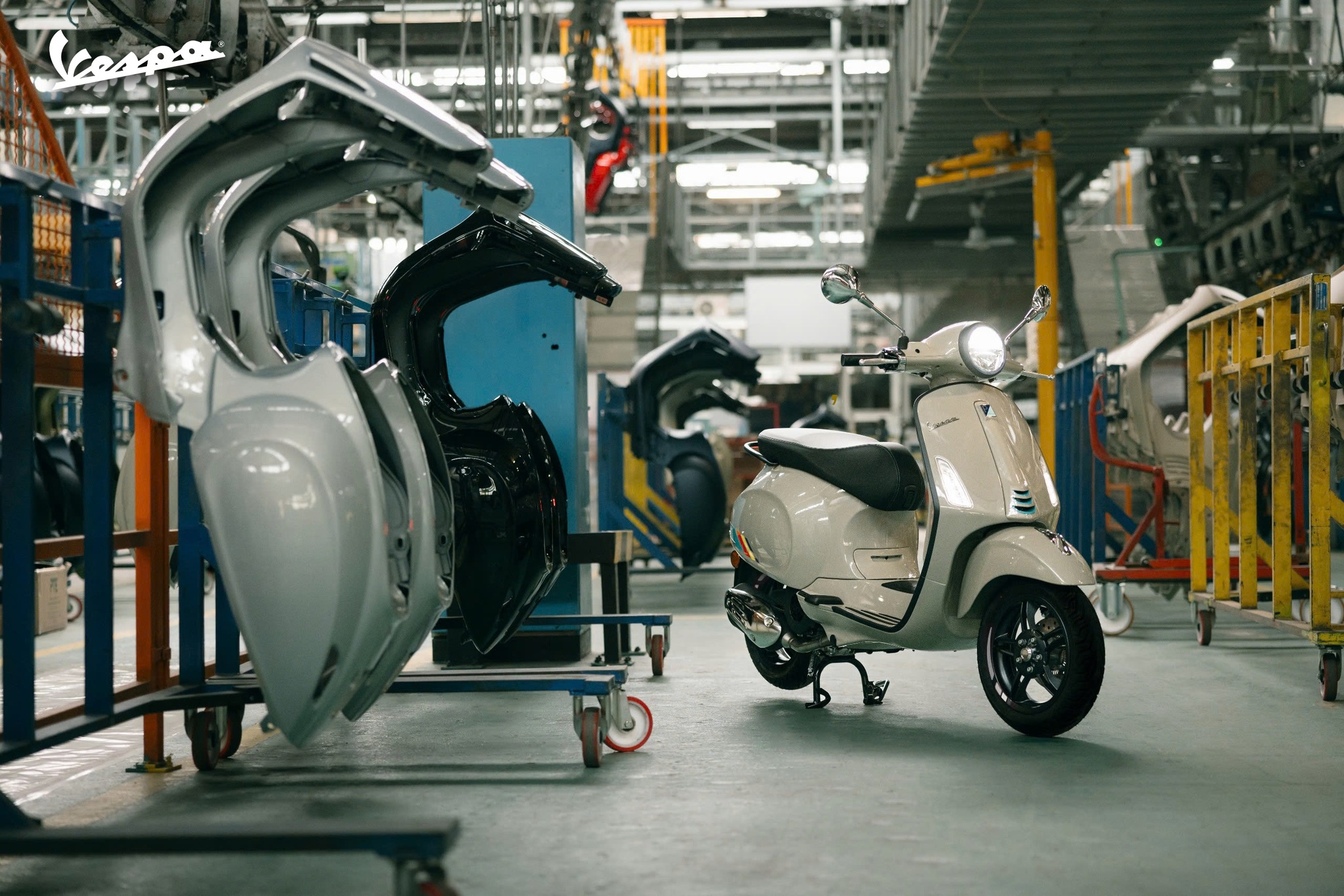 khung thép liền khối của xe vespa