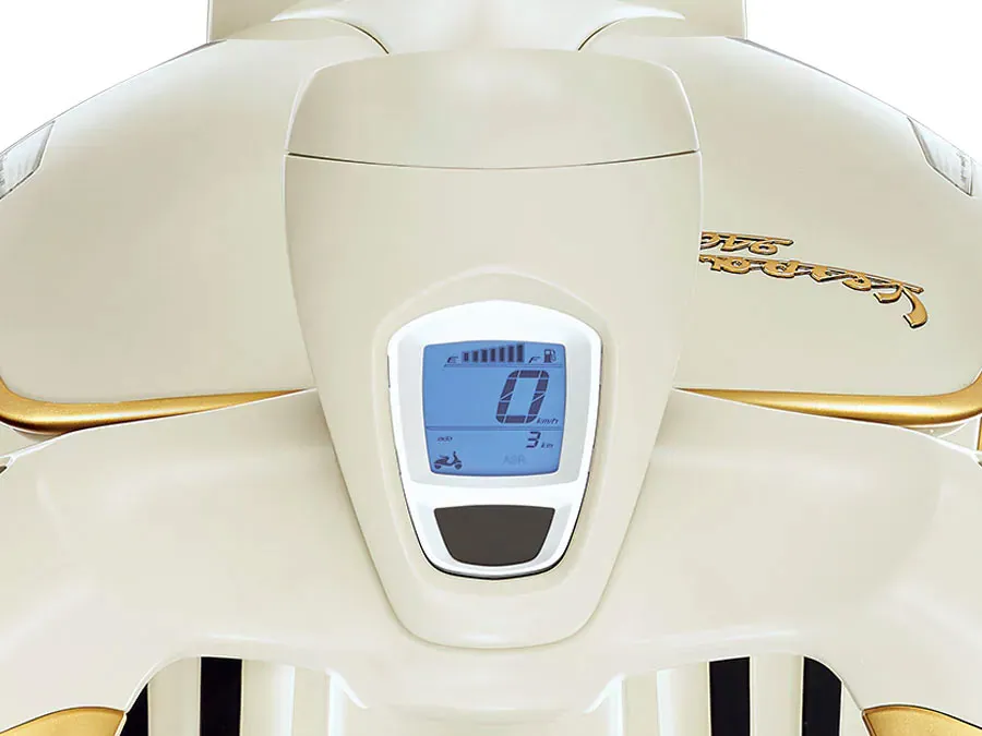 vespa 946 dior màn hình lcd